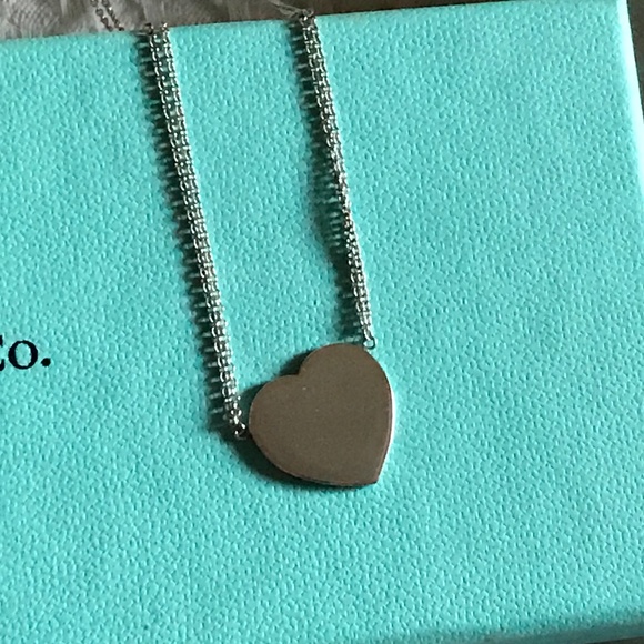 Tiffany & Co. RTT small heart tag necklace - 16 inch length - Picture 3 of 11